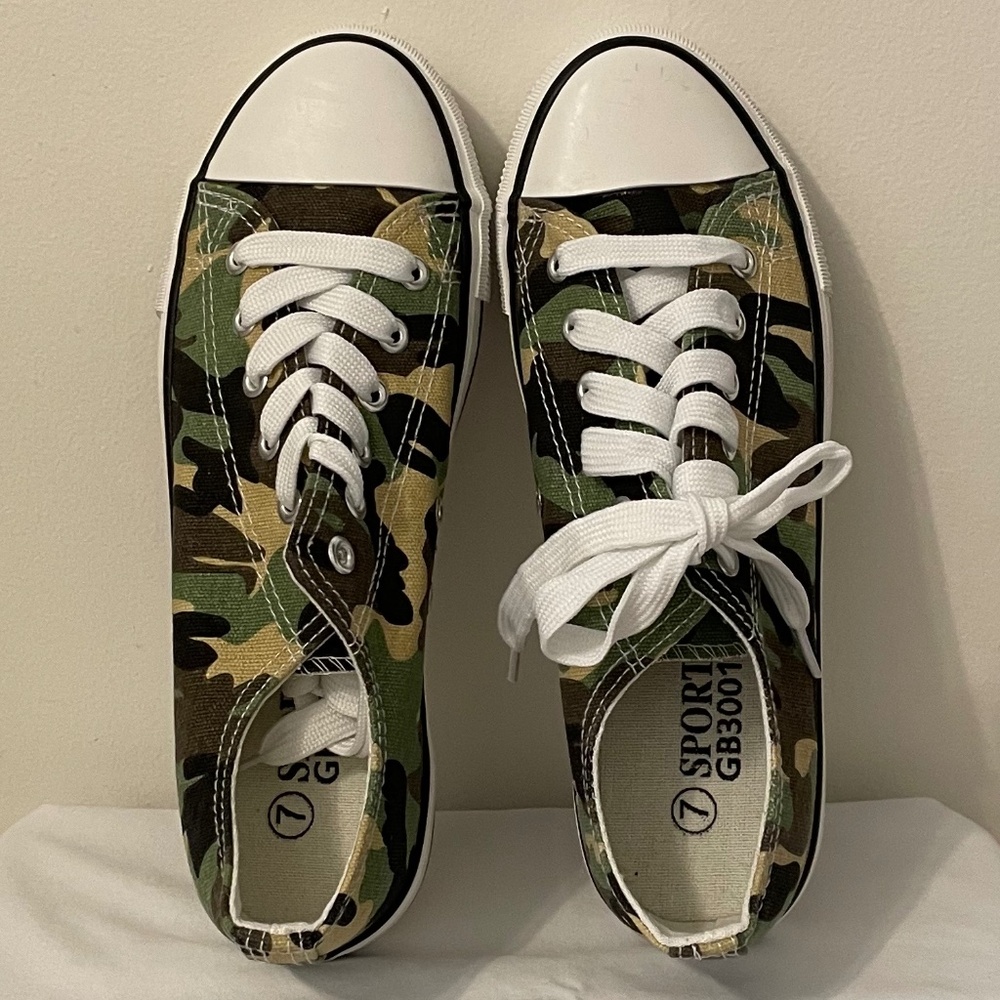 Sport GB 3001-Women's US Size 7-Camo Print Sneakers - NEW